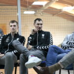 Hala Legionów. Losowanie półfinałów Ligi Mistrzów. Na zdjęciu (od lewej): Uladzislau Kulesh - rozgrywający PGE Vive, Krzysztof Lijewski - rozgrywający PGE Vive, Uros Zorman - asystent trenera / Marzena Mąkosa / Radio Kielce