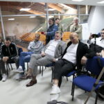 Hala Legionów. Losowanie półfinałów Ligi Mistrzów. Na zdjęciu (od lewej): Uladzislau Kulesh - rozgrywający PGE Vive, Krzysztof Lijewski - rozgrywający PGE Vive, Uros Zorman - asystent trenera, Bertus Servaas - prezes PGE Vive Kielce i Talant Dujshebaev - trener / Marzena Mąkosa / Radio Kielce