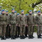 Wręczenie broni elewom w Centrum Przygotowań do Misji Zagranicznych w Kielcach / Marzena Mąkosa / Radio Kielce