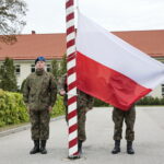 Wręczenie broni elewom w Centrum Przygotowań do Misji Zagranicznych w Kielcach / Marzena Mąkosa / Radio Kielce