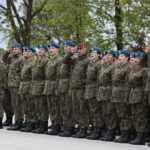 Wręczenie broni elewom w Centrum Przygotowań do Misji Zagranicznych w Kielcach / Marzena Mąkosa / Radio Kielce