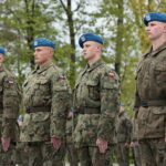 Wręczenie broni elewom w Centrum Przygotowań do Misji Zagranicznych w Kielcach / Marzena Mąkosa / Radio Kielce