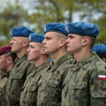 Wręczenie broni elewom w Centrum Przygotowań do Misji Zagranicznych w Kielcach / Marzena Mąkosa / Radio Kielce