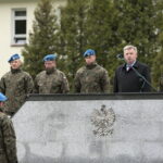 Wręczenie broni elewom w Centrum Przygotowań do Misji Zagranicznych w Kielcach / Marzena Mąkosa / Radio Kielce