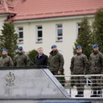 Wręczenie broni elewom w Centrum Przygotowań do Misji Zagranicznych w Kielcach / Marzena Mąkosa / Radio Kielce