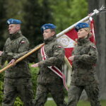 Wręczenie broni elewom w Centrum Przygotowań do Misji Zagranicznych w Kielcach / Marzena Mąkosa / Radio Kielce