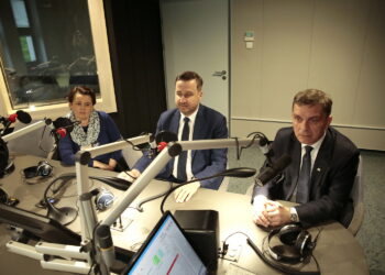 Punkty widzenia. Na zdjęciu (od lewej): Katarzyna Kitlińska - Wojewódzki Fundusz Ochrony Środowiska i Gospodarki Wodnej, Kamil Suchański - przewodniczący Rady Miasta Kielce, Andrzej Pruś - przewodniczący Sejmiku Województwa Świętokrzyskiego / Marzena Mąkosa / Radio Kielce