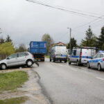 Wypadek w Wilkowie. Auto wjechało w przystanek / Marzena Mąkosa / Radio Kielce