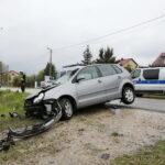 Wypadek w Wilkowie. Auto wjechało w przystanek / Marzena Mąkosa / Radio Kielce