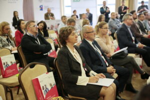 Konferencja dla przedsiębiorców z województwa świętokrzyskiego / Marzena Mąkosa / Radio Kielce