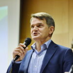 Spotkanie, zorganizowane przez UJK z okazji 20-lecia przystąpienia naszego kraju do NATO. Rektor UJK prof. Jacek Semaniak / Radio Kielce