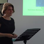 Ostrowiec Świętokrzyski. Sesja popularno-naukowa poświęcona rodzinie Radwanów. Na zdjęciu Monika Bryła-Mazurkiewicz, prezes Centrum Krajoznawczo-Historycznego im. prof. Mieczysława Radwana / Emilia Sitarska / Radio Kielce