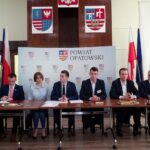 Opatów. Inauguracja działalności Ogólnopolskiej Federacji Młodych / Emilia Sitarska / Radio Kielce