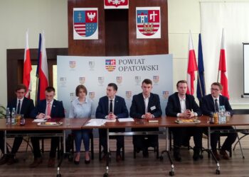 Opatów. Inauguracja działalności Ogólnopolskiej Federacji Młodych / Emilia Sitarska / Radio Kielce