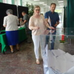 Obwodowa komisja nr 3 w Opatowskim Ośrodku Kultury / Emilia Sitarska / Radio Kielce