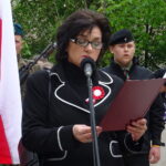 Obchody 228. rocznicy uchwalenia Konstytucji 3 Maja. Na zdjęciu: radna Grażyna Maj, odczytuje list Agaty Wojtyszek skierowany do uczestników uroczystości / Emilia Sitarska / Radio Kielce