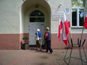 Obwodowa Komisja nr 11 w Centrum Aktywności Obywatelskiej przy ulicy Sienkiewicza / Emilia Sitarska / Radio Kielce