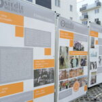 Odsłonięcie tablic upamiętniających pracowników dawnych zakładów odzieżowych przy ul. Kopernika / Emilia Sitarska / Radio Kielce