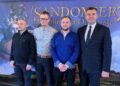 Na zdjęciu (od lewej): twórcy filmu - Mariusz  Bańkowski, Adam Zwierzyk i Grzegorz Bańkowski, a także burmistrz Sandomierz Marcin Marzec / Grażyna Szlęzak - Wójcik / Radio Kielce
