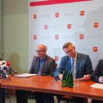 Od lewej: Katarzyna Rabiej - UM Kielce, Artur Sobolewski - UM Kielce, Bogdan Wenta - prezydent Kielc, Marcin Różycki - zastępca prezydenta Kielc / Wiktor Dziarmaga / Radio Kielce