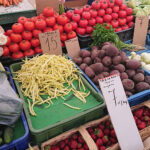 Kielce. Ceny owoców i warzyw na Miejskim Placu Targowym / Mateusz Kaczmarczyk / Radio Kielce