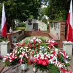 Momina, gmina Waśniów. Uroczystości 75. rocznicy śmierci pułkownika Jana Piwnika „Ponurego” oraz 9. rocznicy nadania jego imienia Publicznej Szkole Podstawowej / Emilia Sitarska / Radio Kielce