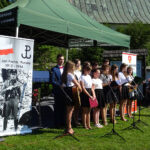 Momina, gmina Waśniów. Uroczystości 75. rocznicy śmierci pułkownika Jana Piwnika „Ponurego” oraz 9. rocznicy nadania jego imienia Publicznej Szkole Podstawowej / Emilia Sitarska / Radio Kielce