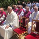 Boże Ciało. Procesja. Ołtarzu zlokalizowany przy Wyższym Seminarium Duchownym / Grażyna-Szlęzak-Wójcik / Radio Kielce