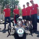 Zespół Tu Kielce Greenpower z Politechniki Świętokrzyskiej zajął dwa pierwsze miejsca w zawodach bolidów elektrycznych, które odbyły się na torze wyścigowym w Bydgoszczy / Politechnika Świętokrzyska