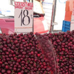 Kielce. Ceny owoców i warzyw na Miejskim Placu Targowym / Mateusz Kaczmarczyk / Radio Kielce