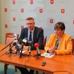 Prezydent Kielc Bogdan Wenta i pełnomocnik prezydenta Danuta Papaj / Wiktor Dziarmaga / Radio Kielce