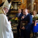 Jędrzejów. Benedykcja opacka w Archiopactwie Cystersów. Na zdjęciu: Marcin Piszczek - burmistrz Jędrzejowa / Ewa Pociejowska - Gawęda / Radio Kielce