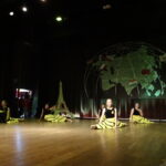 Widowisko "Od zachodu po daleki wschód” / Ewa Pociejowska-Gawęda / Radio Kielce