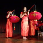 Widowisko "Od zachodu po daleki wschód” / Ewa Pociejowska-Gawęda / Radio Kielce