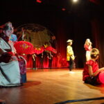 Widowisko "Od zachodu po daleki wschód” / Ewa Pociejowska-Gawęda / Radio Kielce