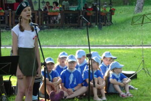 Koncert pieśni patriotycznych w wykonaniu młodzieży oraz widowisko „Pozostali w szumie jodeł” / Anna Głąb / Radio Kielce
