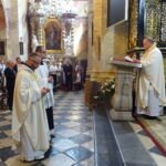 Uroczysta msza z objęcia funkcji ojca Jakuba Zawadzkiego urzędu proboszcza parafii bł. Wincentego Kadłubka i kustosza Sanktuarium w Jędrzejowie / Ewa Pociejowska-Gawęda / Radio Kielce