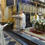 Uroczysta msza z objęcia funkcji ojca Jakuba Zawadzkiego urzędu proboszcza parafii bł. Wincentego Kadłubka i kustosza Sanktuarium w Jędrzejowie / Ewa Pociejowska-Gawęda / Radio Kielce