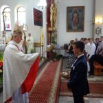 Jasionna. 70-lecie parafii Najświętszego Serca Pana Jezusa. Na zdjęciu (po lewej): Jan Piotrowski - biskup diecezji kieleckiej / Ewa Pociejowska - Gawęda / Radio Kielce