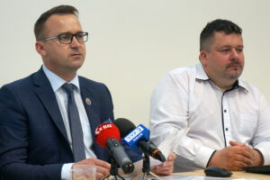 Poseł Porozumienia Michał Cieślak podsumował swoją kampanię wyborczą do Parlamentu Europejskiego. / Michał Kita / Radio Kielce