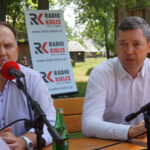 Tokarnia. Studio Polityczne Radia Kielce. Na zdjęciu Marek Kwitek, poseł Prawa i Sprawiedliwości i Sebastian Nowaczkiewicz, PSL / Piotr Michalski / Radio Kielce