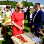 XXI Dzień Świętokrzyskiej Truskawki. Renata Janik - wicemarszałek województwa świętokrzyskiego / Piotr Kwaśniewski / Radio Kielce