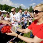 XXI Dzień Świętokrzyskiej Truskawki. Renata Janik - wicemarszałek województwa świętokrzyskiego / Piotr Kwaśniewski / Radio Kielce