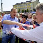 XXI Dzień Świętokrzyskiej Truskawki. Mirosław Gębski - starosta kielecki i Krzysztof Słoń - senator PiS / Piotr Kwaśniewski / Radio Kielce
