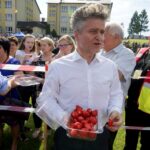 XXI Dzień Świętokrzyskiej Truskawki. Krzysztof Słoń - senator PiS / Piotr Kwaśniewski / Radio Kielce