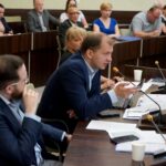 Sesja Rady Miasta Kielce. Michał Braun - radny Rady Miasta Kielce / Piotr Kwaśniewski / Radio Kielce