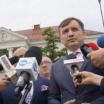 Konferencja Zbigniewa Ziobry na kieleckim Rynku. Na zdjęciu Zbigniew Ziobro - minister sprawiedliwości / Michał Kita / Radio Kielce