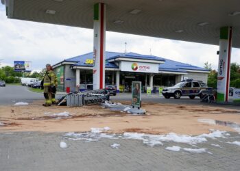 Uszkodzony dystrybutor / Piotr Kwaśniewski / Radio Kielce