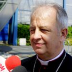 XX Międzynarodowa Wystawa Budownictwa i Wyposażenia Kościołów, Sztuki Sakralnej i Dewocjonaliów SACROEXPO. Biskup Jan Piotrowski - ordynariusz diecezji kieleckiej / Piotr Kwaśniewski / Radio Kielce