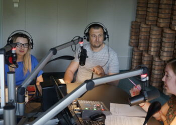 Na zdjęciu od lewej: Joanna Winiarska – wiceprzewodnicząca kieleckiej Rady Miasta, Bartłomiej Kabała – lekarz weterynarii, Iwona Murawska – Radio Kielce / Aneta Cielibała-Gil / Radio Kielce